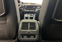 Sininen Volkswagen TOURAN 2018 kuva 31.