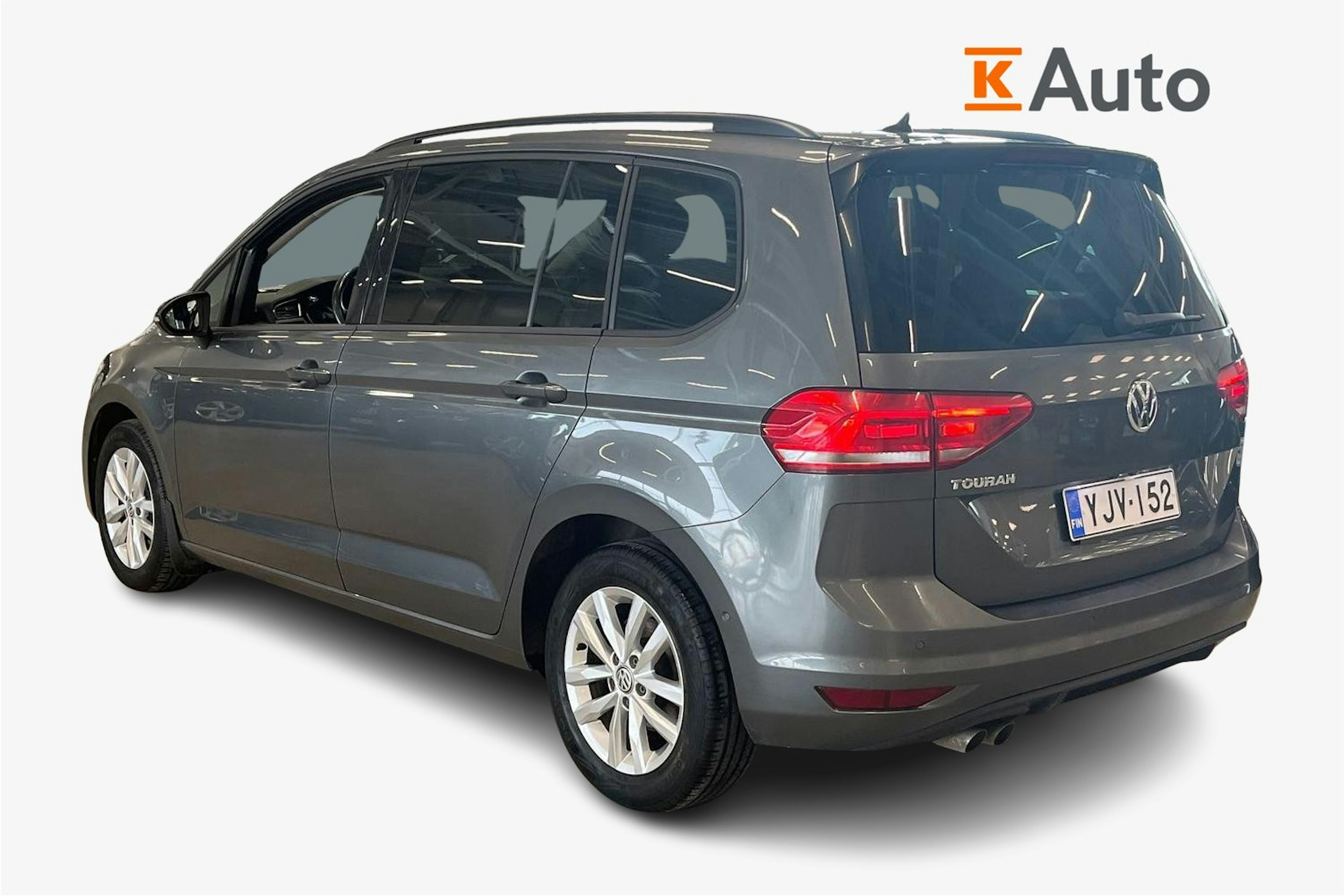 harmaa Volkswagen Touran 2018 kuva 2.