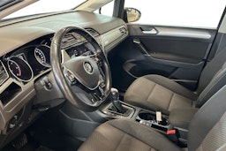 harmaa Volkswagen Touran 2018 kuva 7.