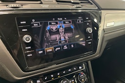 harmaa Volkswagen Touran 2018 kuva 27.