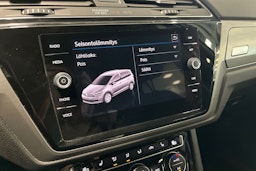 harmaa Volkswagen Touran 2018 kuva 28.