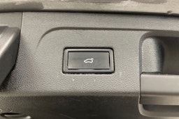 harmaa Volkswagen Touran 2018 kuva 36.