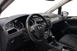 valkoinen Volkswagen Touran 2019 kuva 6.