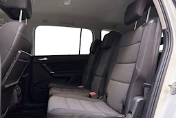 valkoinen Volkswagen Touran 2019 kuva 8.