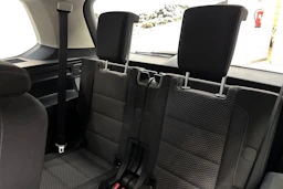 valkoinen Volkswagen Touran 2019 kuva 14.