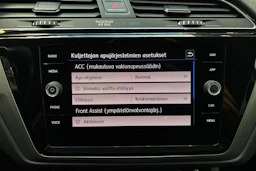 valkoinen Volkswagen Touran 2019 kuva 23.