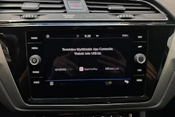 valkoinen Volkswagen Touran 2019 kuva 25.