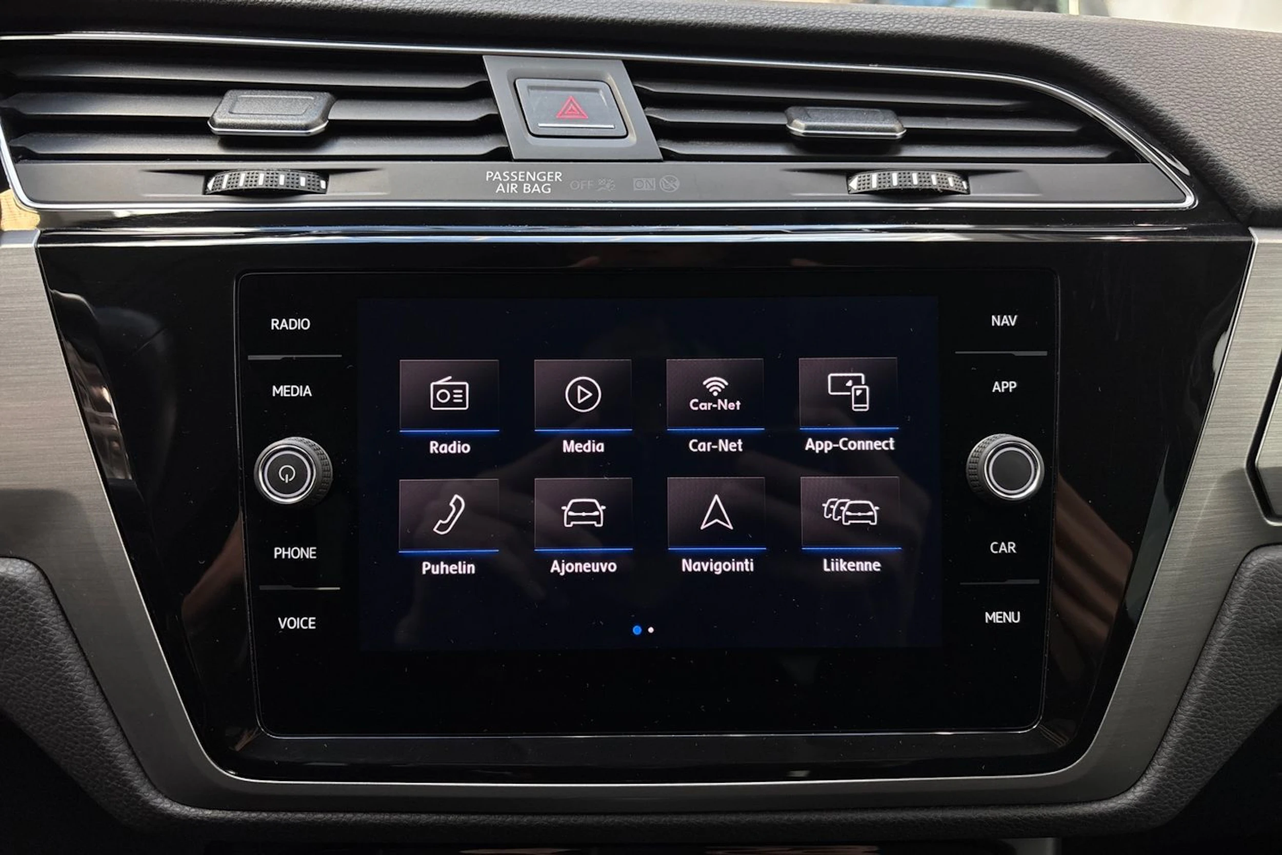 valkoinen Volkswagen Touran 2019 kuva 26.