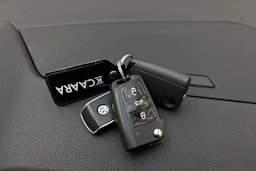 valkoinen Volkswagen Touran 2019 kuva 27.