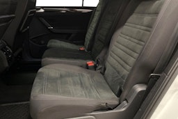 Valkoinen Volkswagen TOURAN 2019 kuva 10.