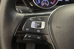 Valkoinen Volkswagen TOURAN 2019 kuva 16.