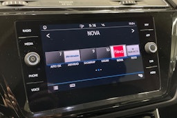 Valkoinen Volkswagen TOURAN 2019 kuva 20.