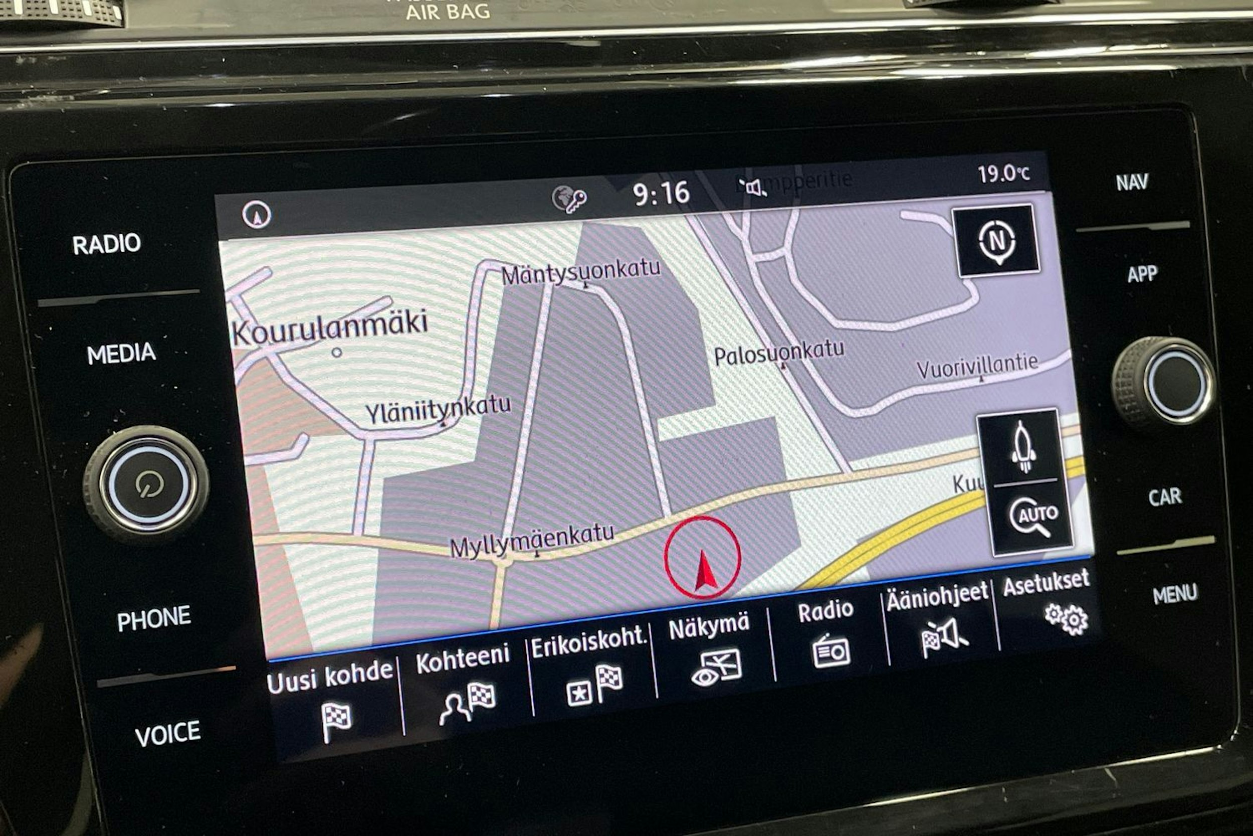 Valkoinen Volkswagen TOURAN 2019 kuva 21.