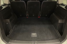 Valkoinen Volkswagen TOURAN 2019 kuva 22.