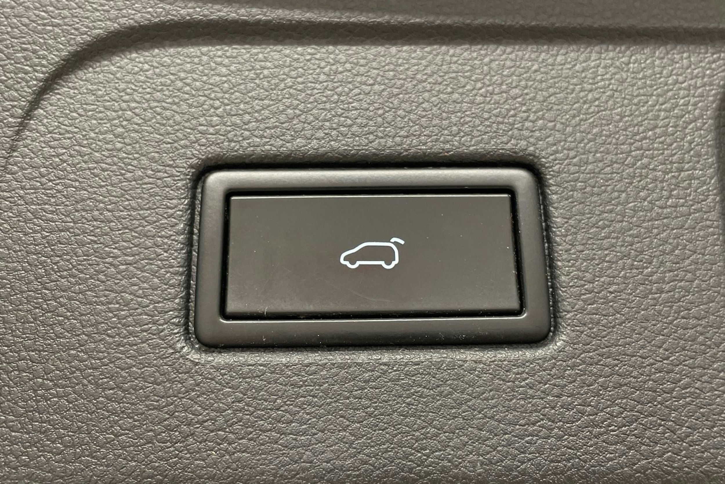 Valkoinen Volkswagen TOURAN 2019 kuva 23.