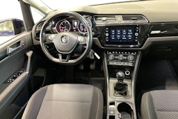 sininen Volkswagen Touran 2019 kuva 9.