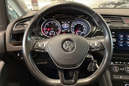 sininen Volkswagen Touran 2019 kuva 17.