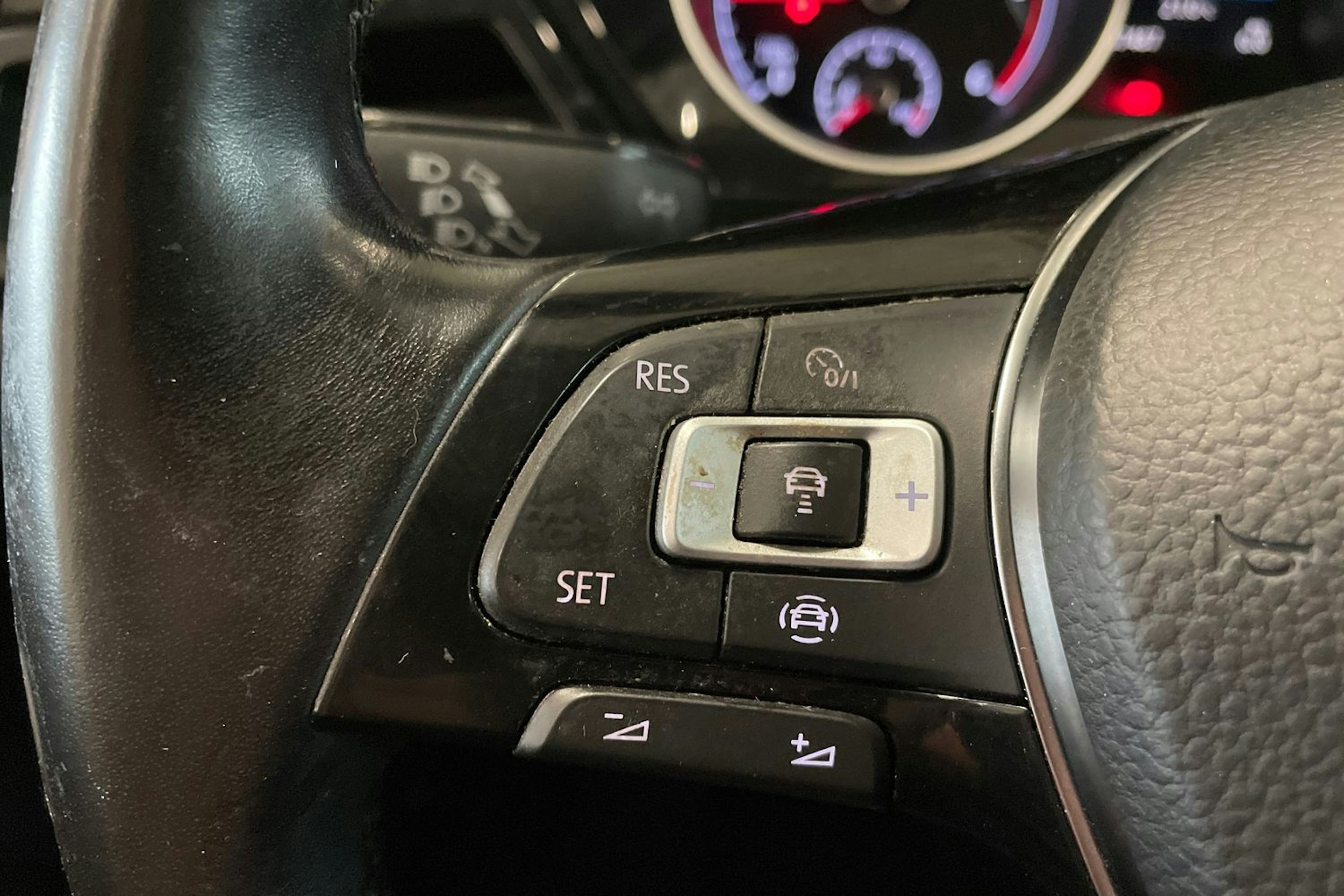 sininen Volkswagen Touran 2019 kuva 19.