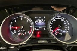 sininen Volkswagen Touran 2019 kuva 20.