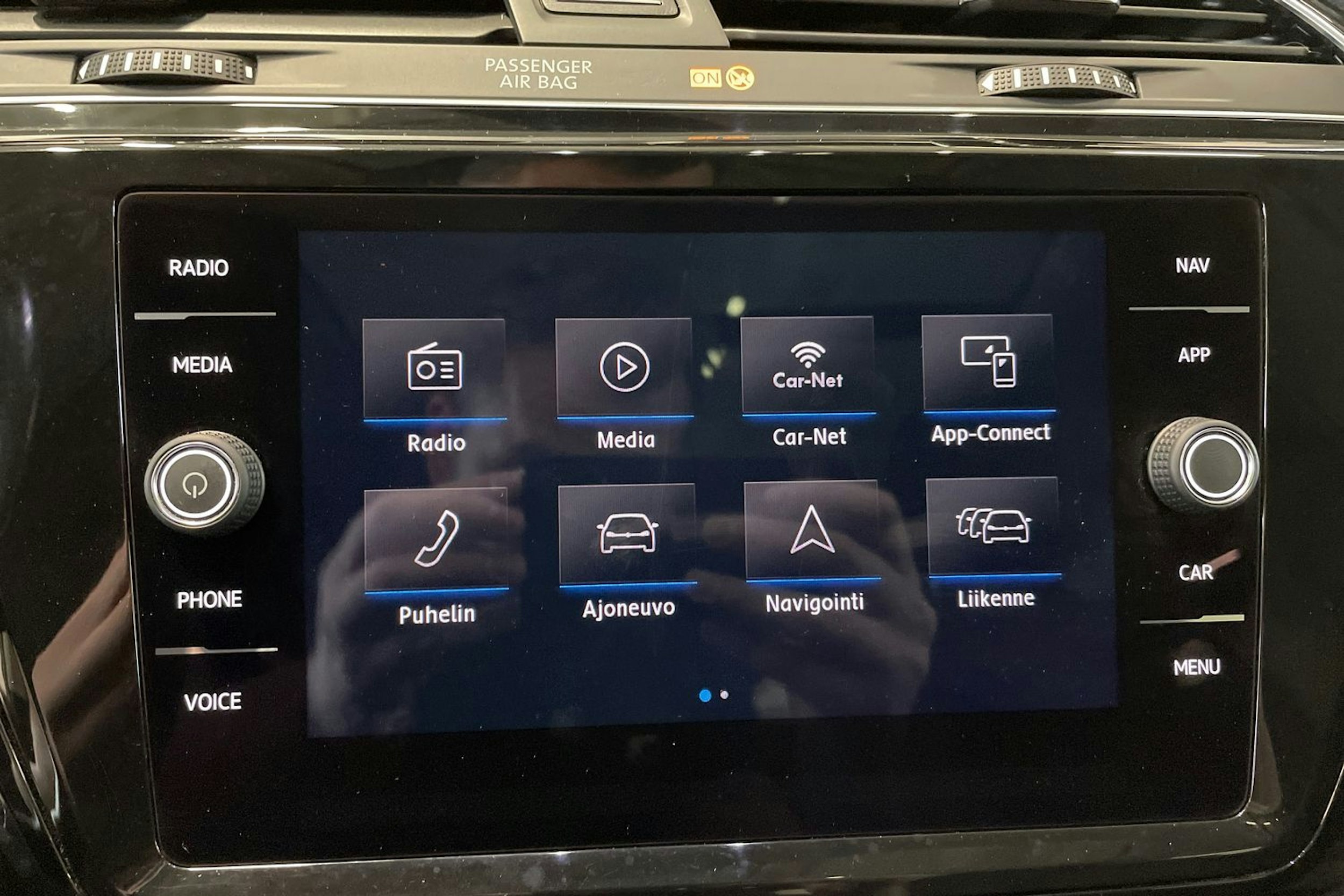 sininen Volkswagen Touran 2019 kuva 23.