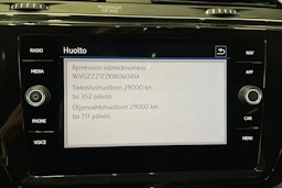 sininen Volkswagen Touran 2019 kuva 27.