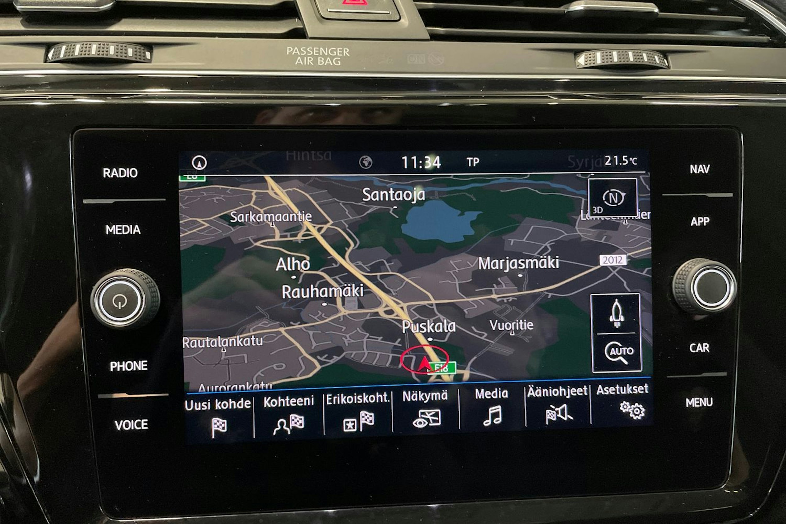 sininen Volkswagen Touran 2019 kuva 28.