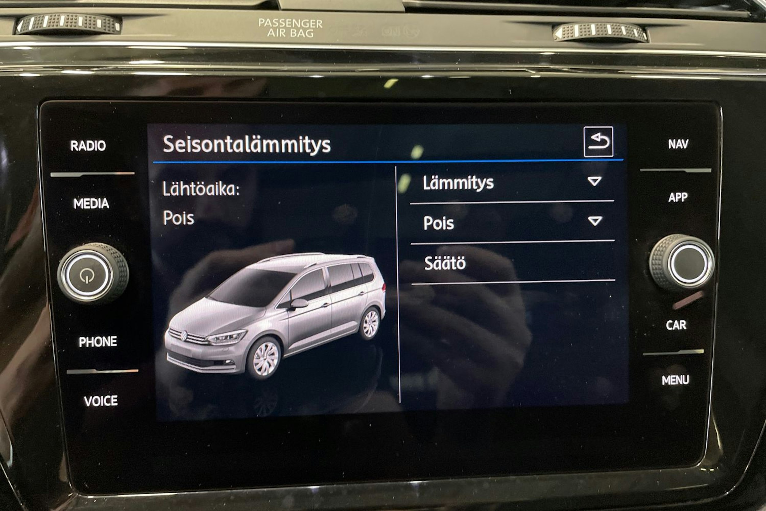 sininen Volkswagen Touran 2019 kuva 30.