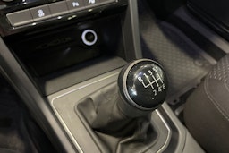 sininen Volkswagen Touran 2019 kuva 32.