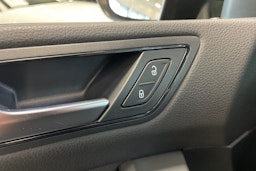 sininen Volkswagen Touran 2019 kuva 35.