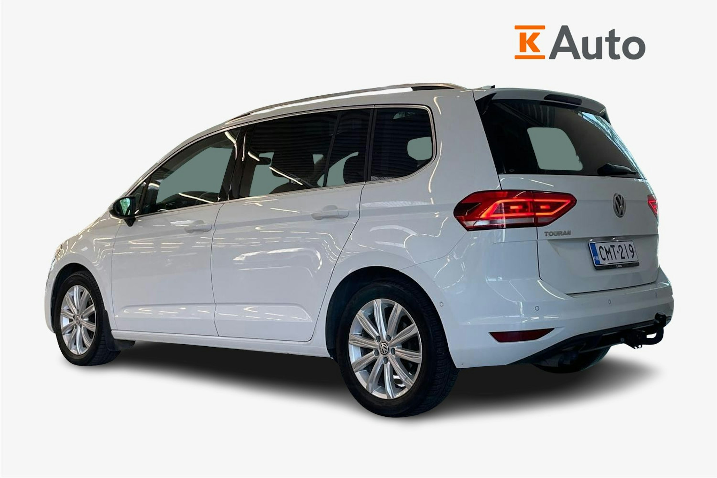 Valkoinen Volkswagen TOURAN 2019 kuva 2.