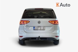 Valkoinen Volkswagen TOURAN 2019 kuva 3.
