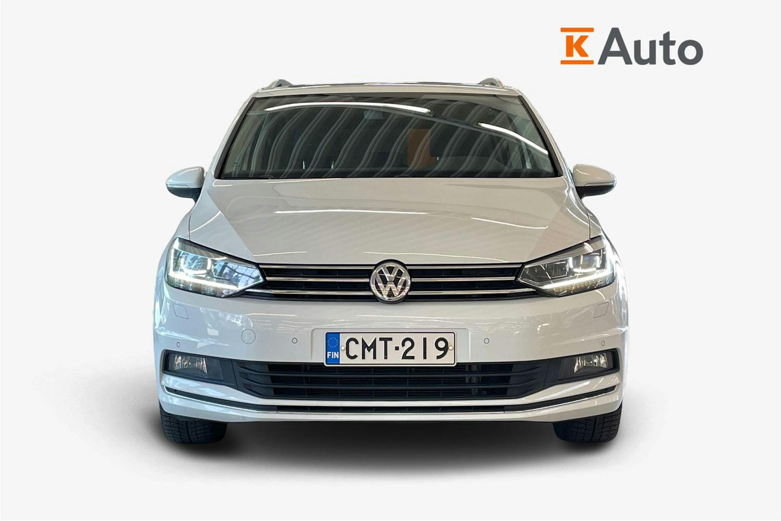 Valkoinen Volkswagen TOURAN 2019 kuva 5.
