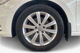 Valkoinen Volkswagen TOURAN 2019 kuva 11.