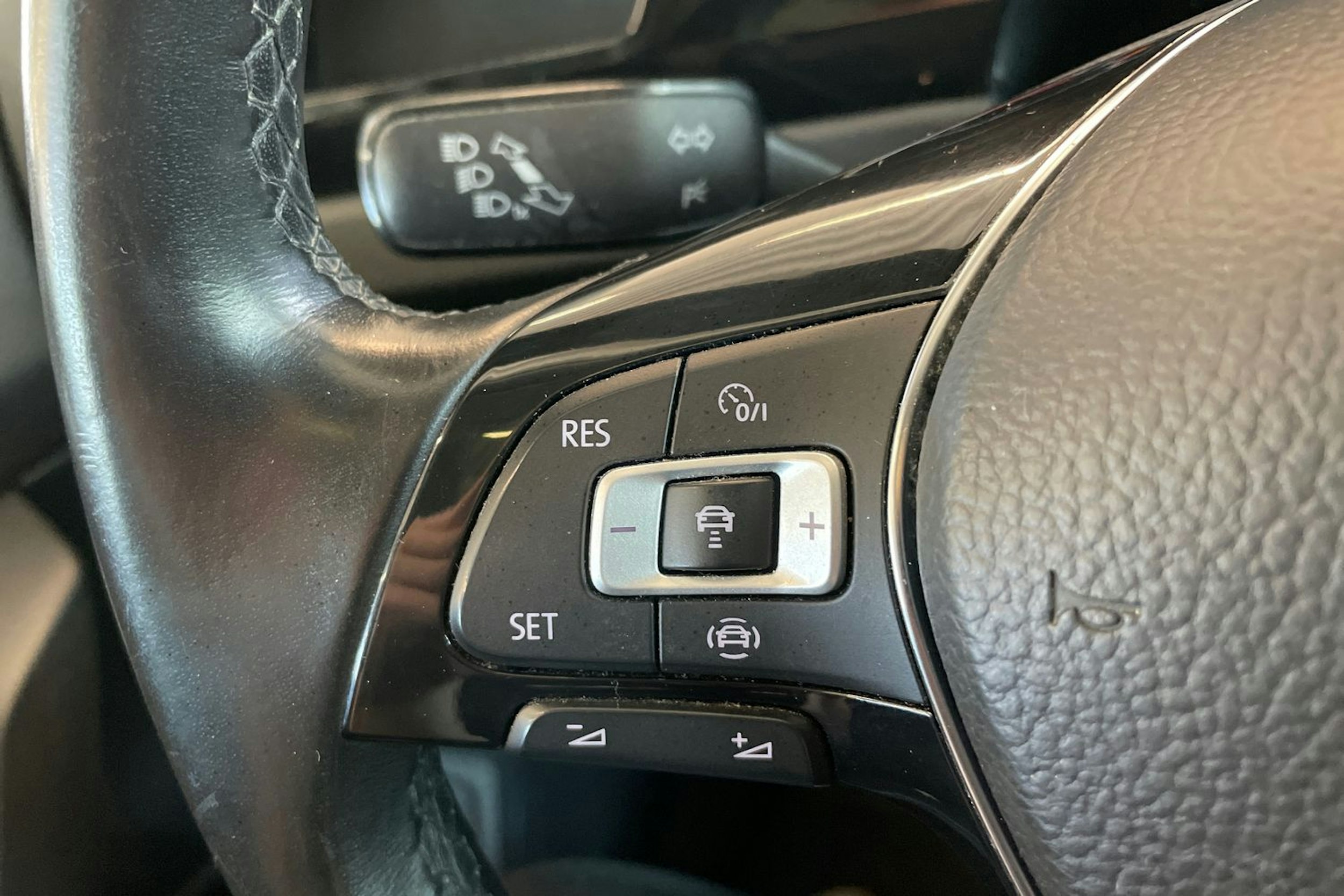 Valkoinen Volkswagen TOURAN 2019 kuva 15.