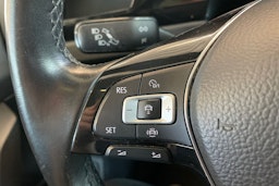 Valkoinen Volkswagen TOURAN 2019 kuva 15.