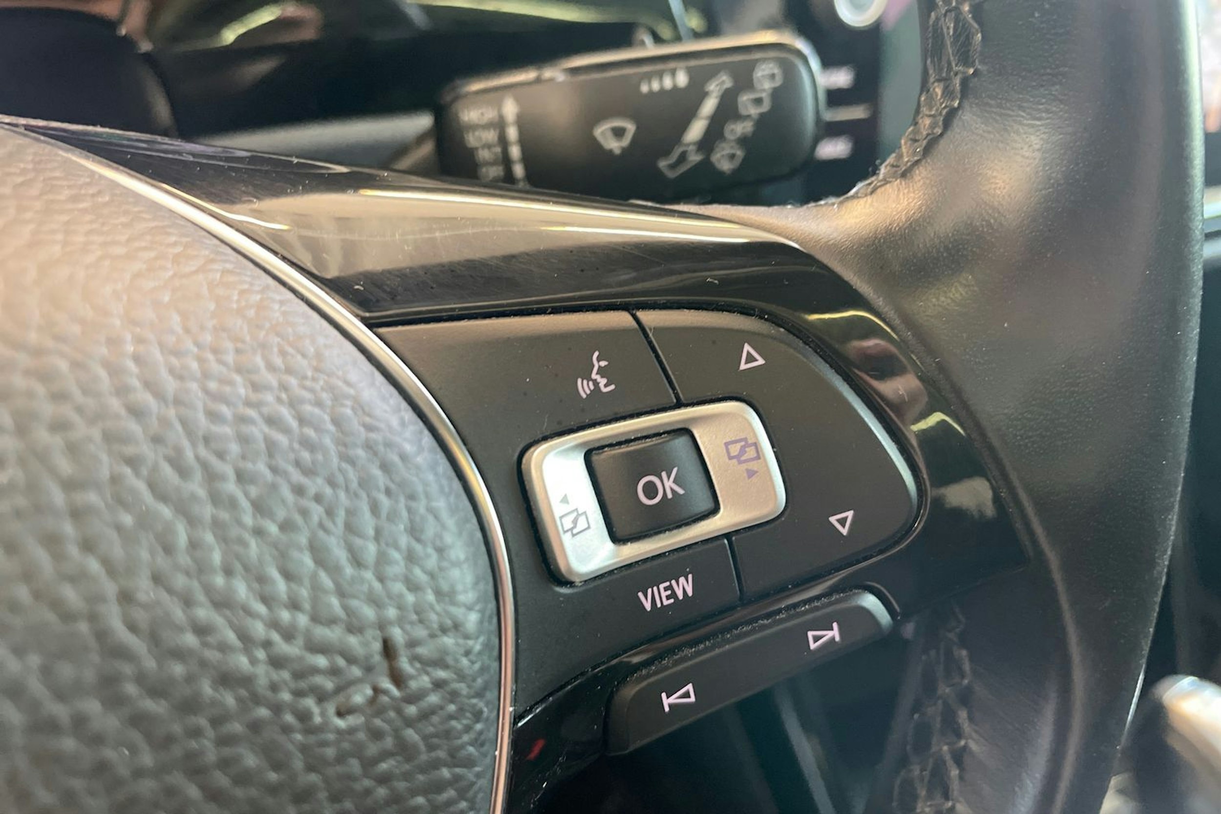 Valkoinen Volkswagen TOURAN 2019 kuva 16.