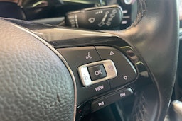 Valkoinen Volkswagen TOURAN 2019 kuva 16.