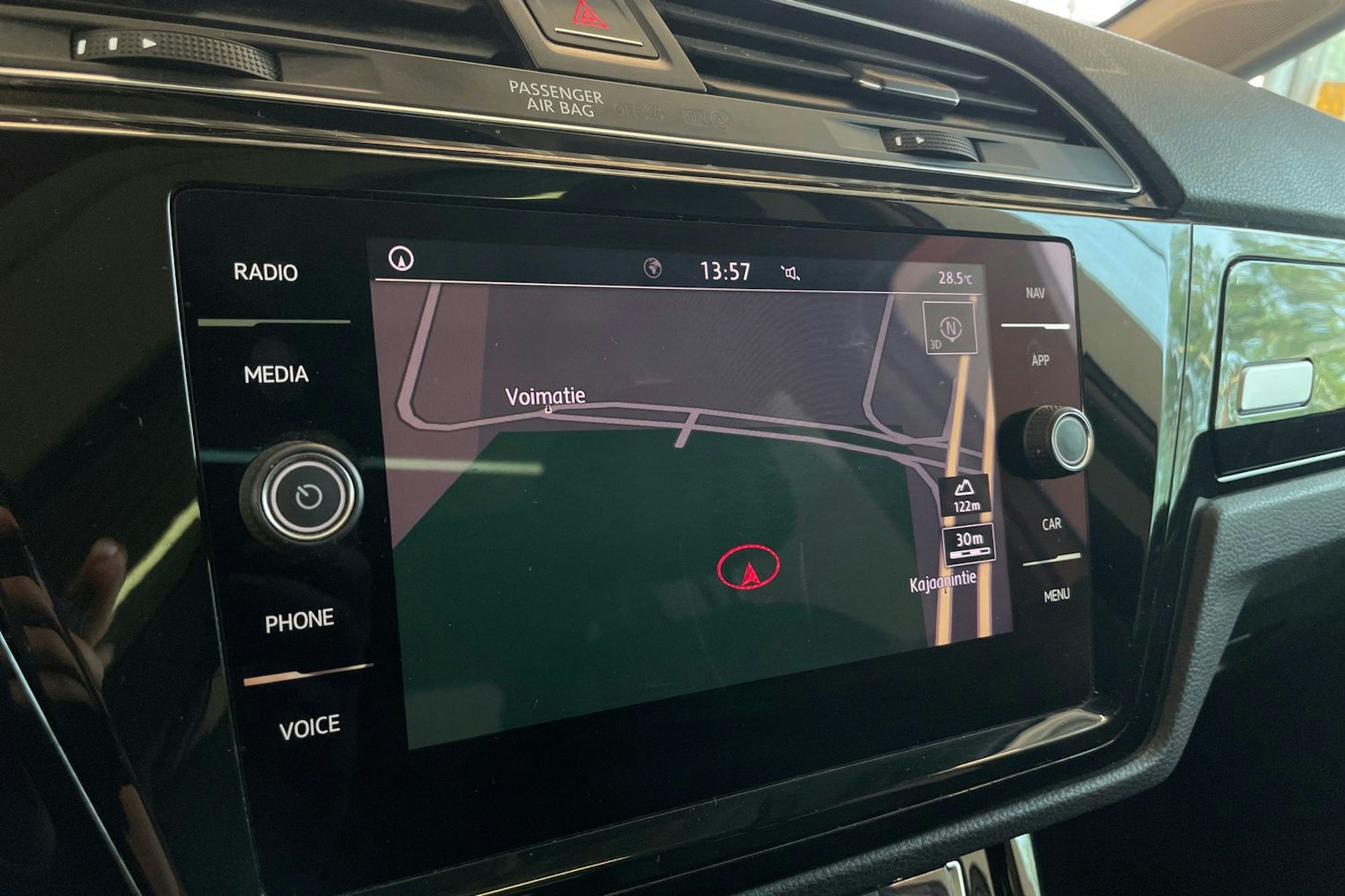 Valkoinen Volkswagen TOURAN 2019 kuva 20.