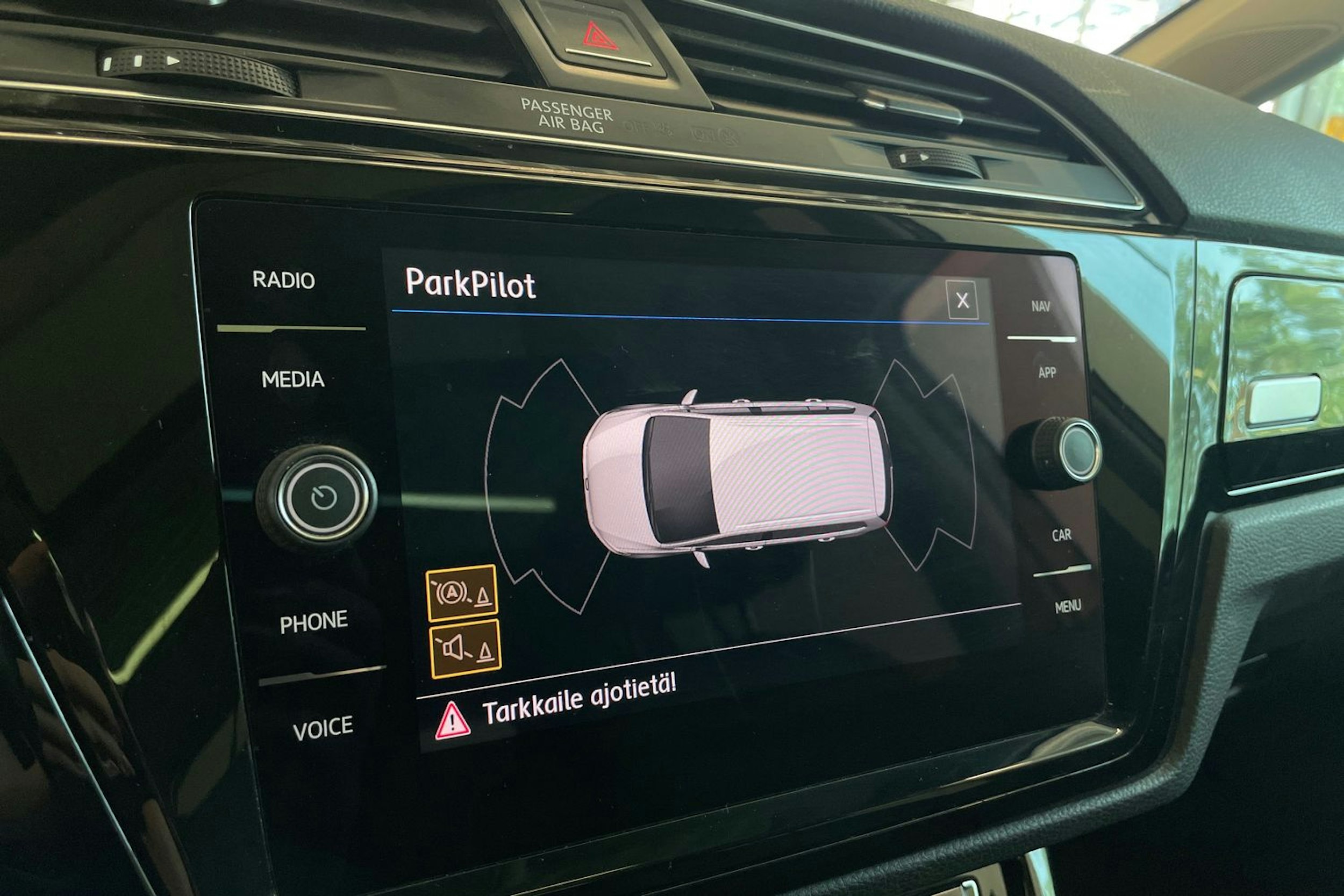 Valkoinen Volkswagen TOURAN 2019 kuva 21.