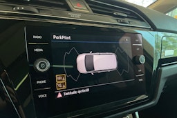 Valkoinen Volkswagen TOURAN 2019 kuva 21.