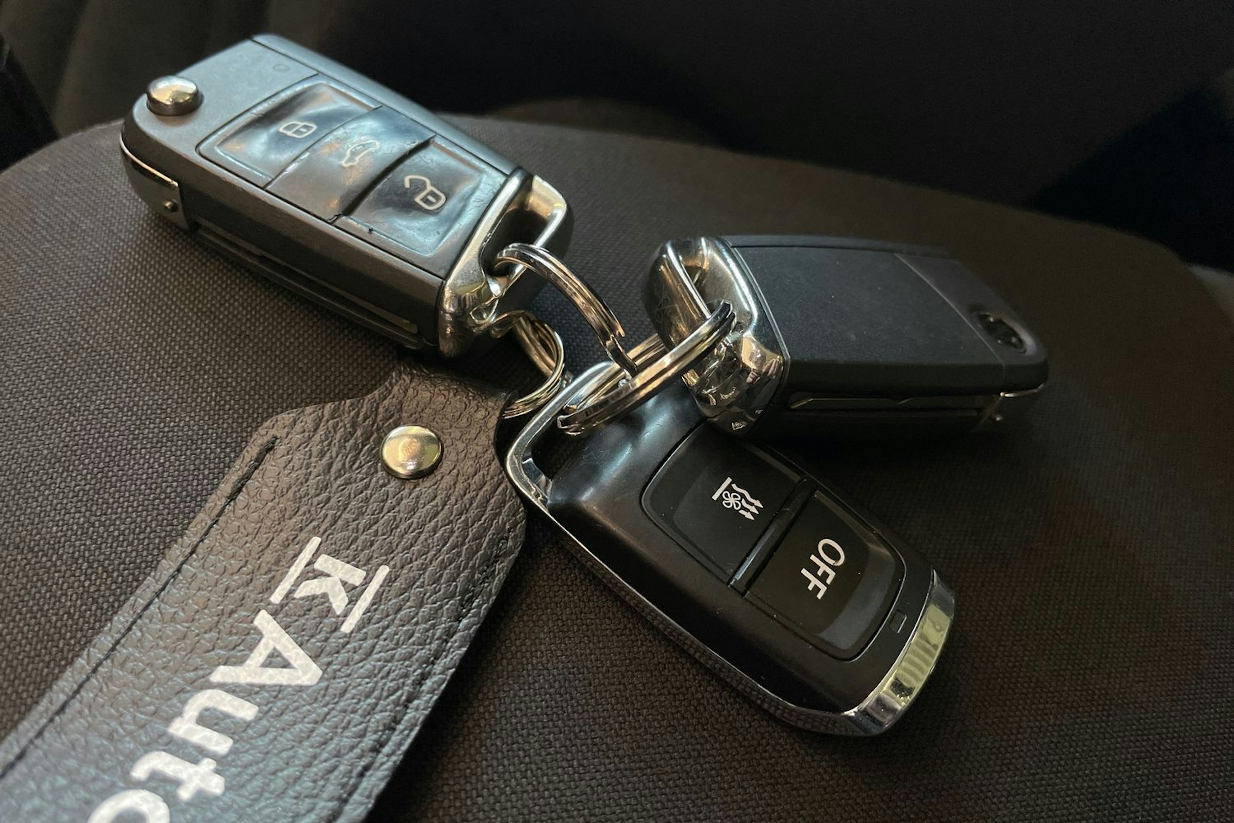 Valkoinen Volkswagen TOURAN 2019 kuva 22.
