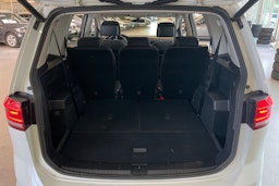 Valkoinen Volkswagen TOURAN 2019 kuva 30.