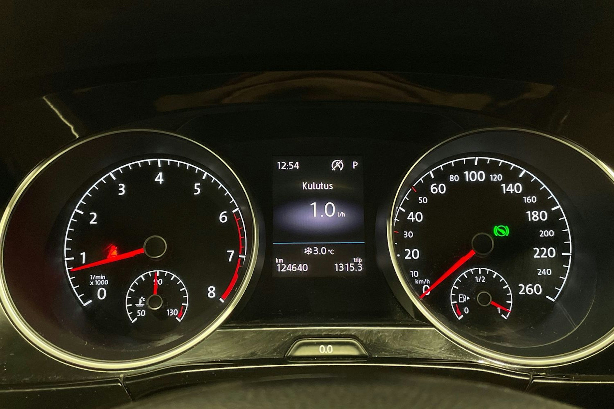 harmaa Volkswagen Touran 2019 kuva 13.