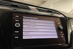 harmaa Volkswagen Touran 2019 kuva 15.