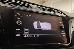 harmaa Volkswagen Touran 2019 kuva 16.