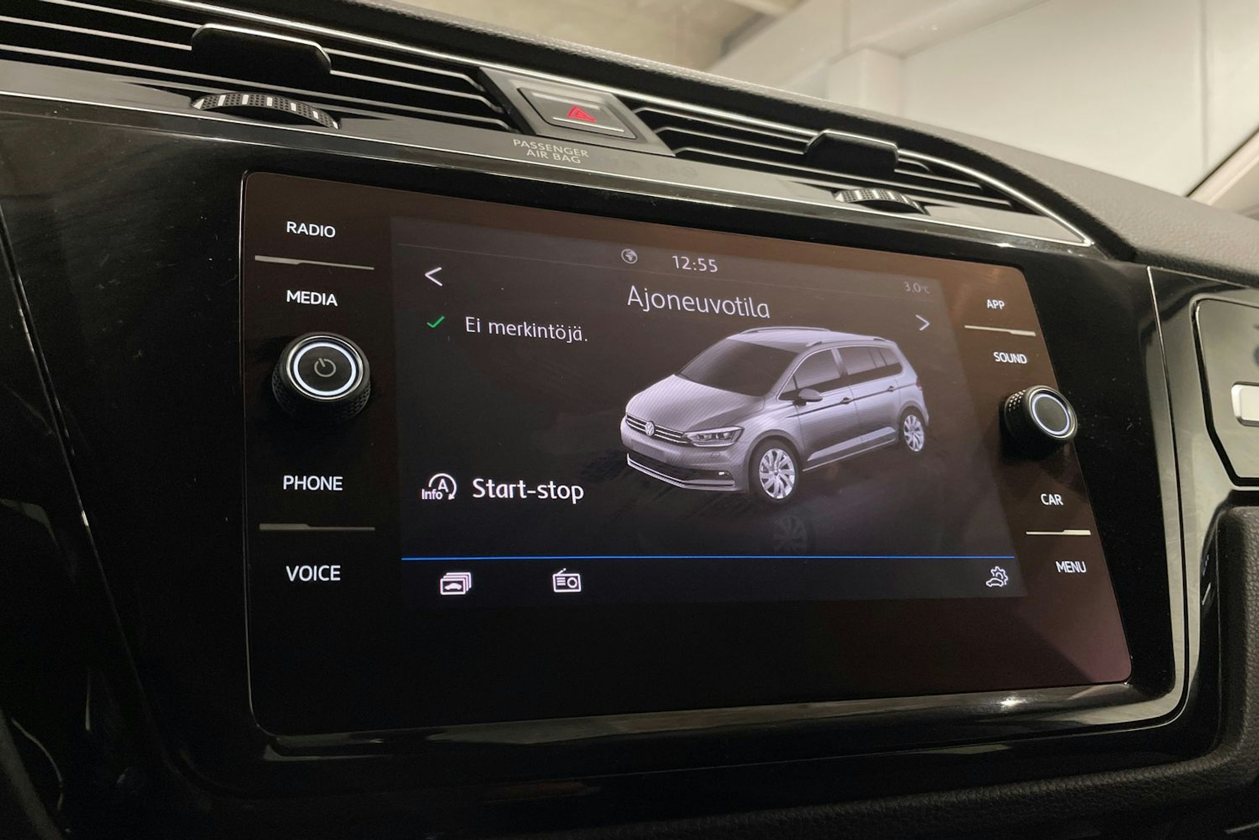 harmaa Volkswagen Touran 2019 kuva 17.