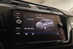 harmaa Volkswagen Touran 2019 kuva 17.