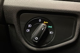 harmaa Volkswagen Touran 2019 kuva 19.