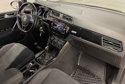 harmaa Volkswagen Touran 2019 kuva 24.