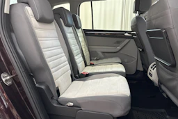 punainen Volkswagen Touran 2019 kuva 10.